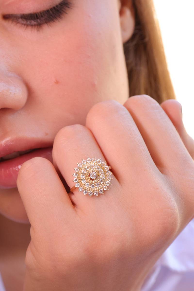 Mihenkler Jewelry 14K Gold Ring Mit Blumen Stein von MihenklerJewellery