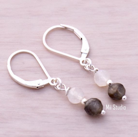Labradorit Und Mondstein Ohrringe. Sterling Silber 925 Tropfen Ohrhaken. Ms381 Labradorit Und Mondstein Ohrringe. Sterling Silber 925 Tropfen Ohrhaken. Ms381 von MiiStudio
