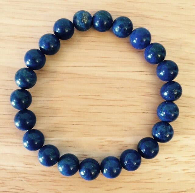 Tolles Handgefertigtes Lapis Lazuli 8mm Spirituelles Armband Handarbeit Maßanfertigung Größen Von 7 - 8 Zoll Verfügbar Auf Stretch Kordel Unisex Tolles Handgefertigtes Lapis Lazuli 8mm Spirituelles Armband Handarbeit Maßanfertigung Größen Von 7 - 8 Zoll Verfügbar Auf Stretch Kordel Unisex von MijoMadreDesign
