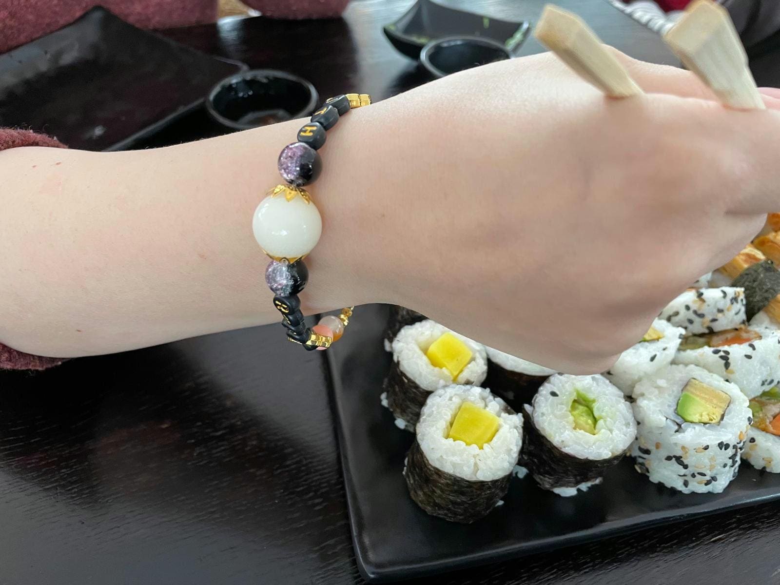 Muttermilch Perlenarmband, Perle Aus Muttermilch. Handgefertigtes Armband Zur Erinnerung An Die Mutterschaft, Geburt Oder Stillzeit von MikaUndNorbert