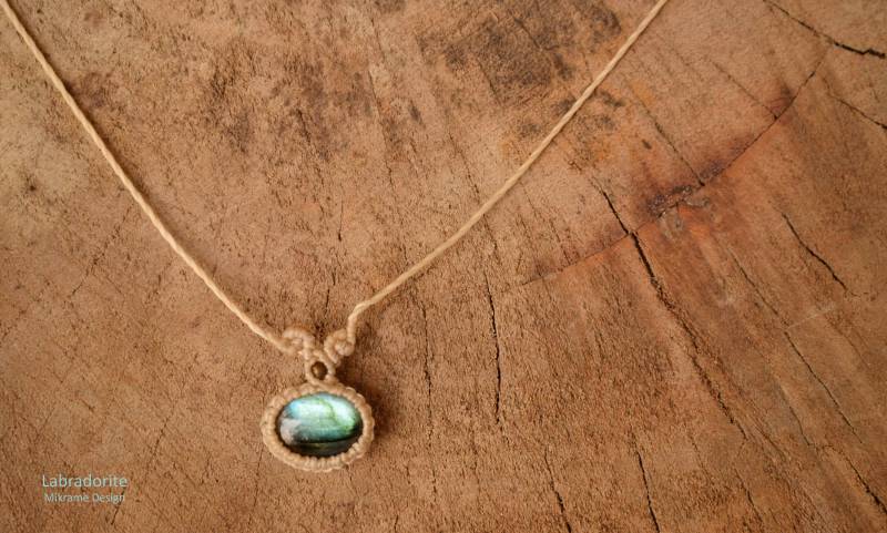 Roh Labradorit Halskette, Zierliche Birthstone Mikrame, Layering Schmuck von Mikrame