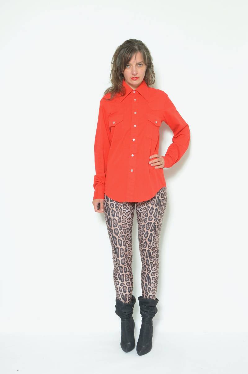 80S Westernhemd Vintage Red Snap Button Cowboy Top, Tailliertes Medium von MikseStudio