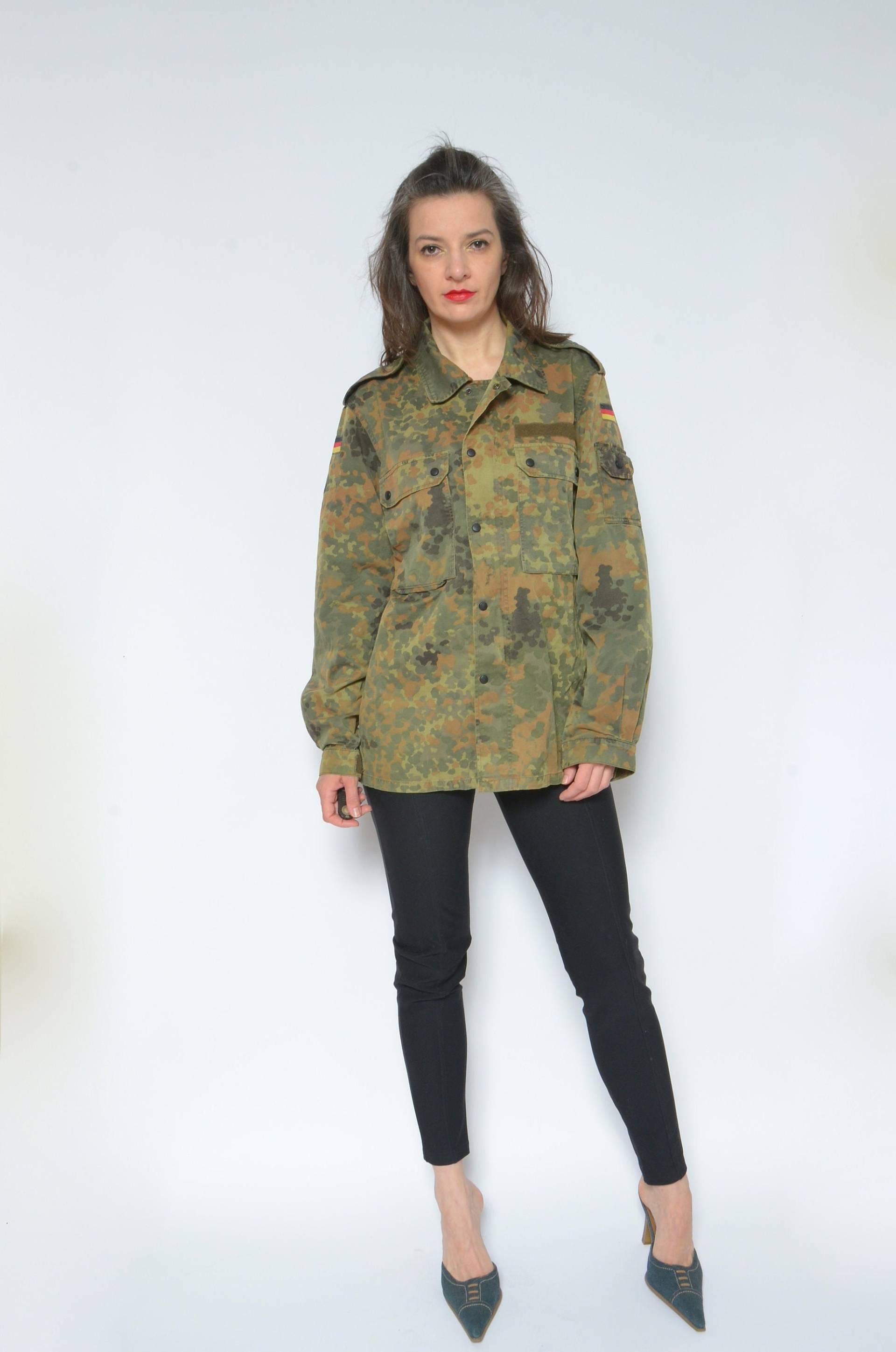 90Er Jahre Tarnmuster/Tarnjacke Olivgrünes Hemd - Größe M von MikseStudio