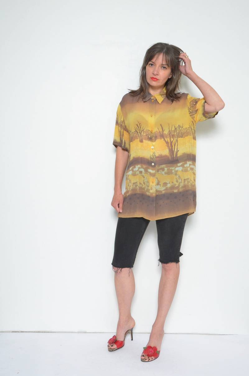 90S Viskose Bluse Im Oversized Look Vintage Animal Print Shirt - S/M von MikseStudio