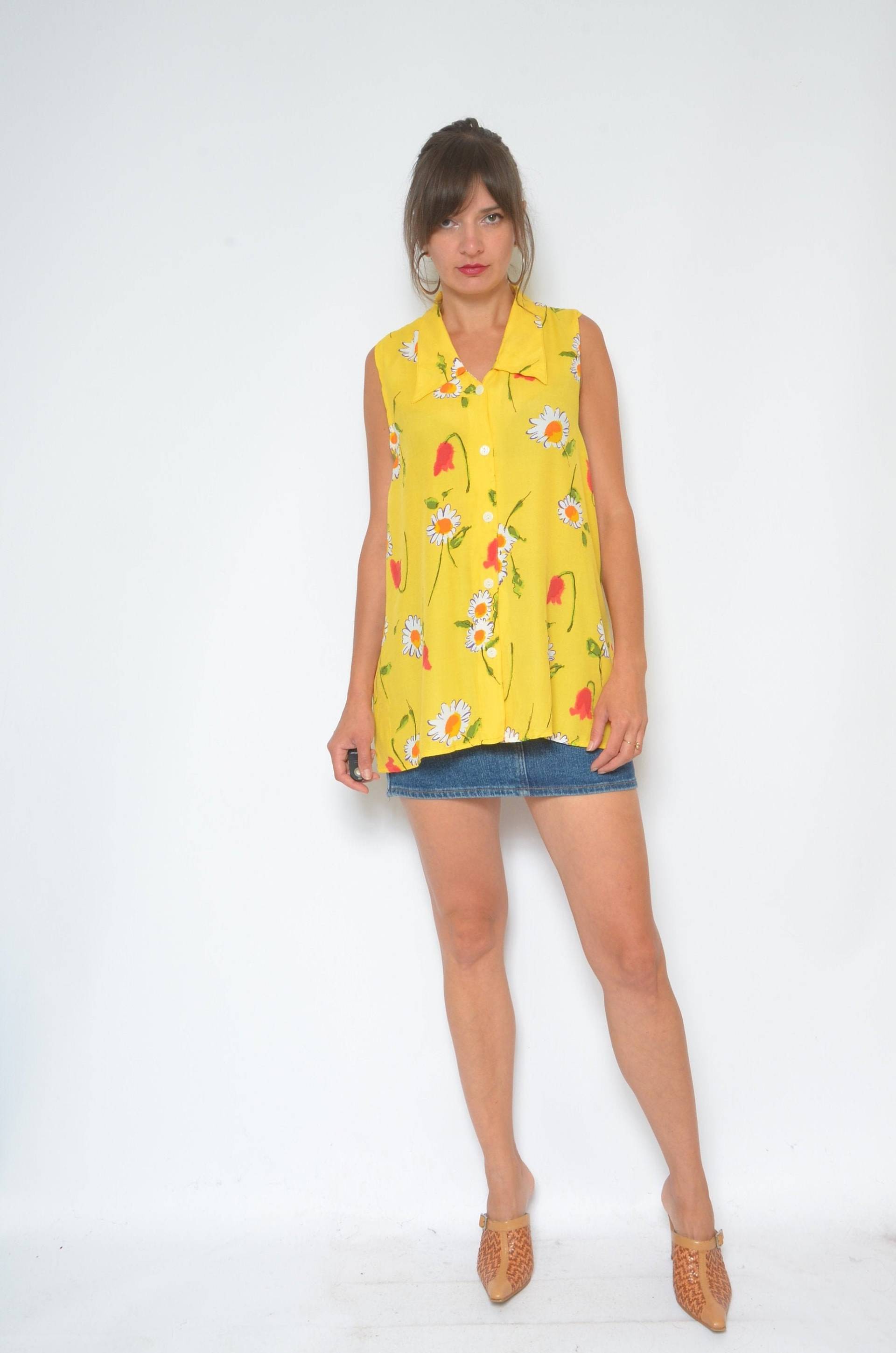 Bluse Mit Blumendruck/Vintage 90Er Jahre Ärmelloses Sommertop Bunten Knöpfen Und - Größe Medium von MikseStudio