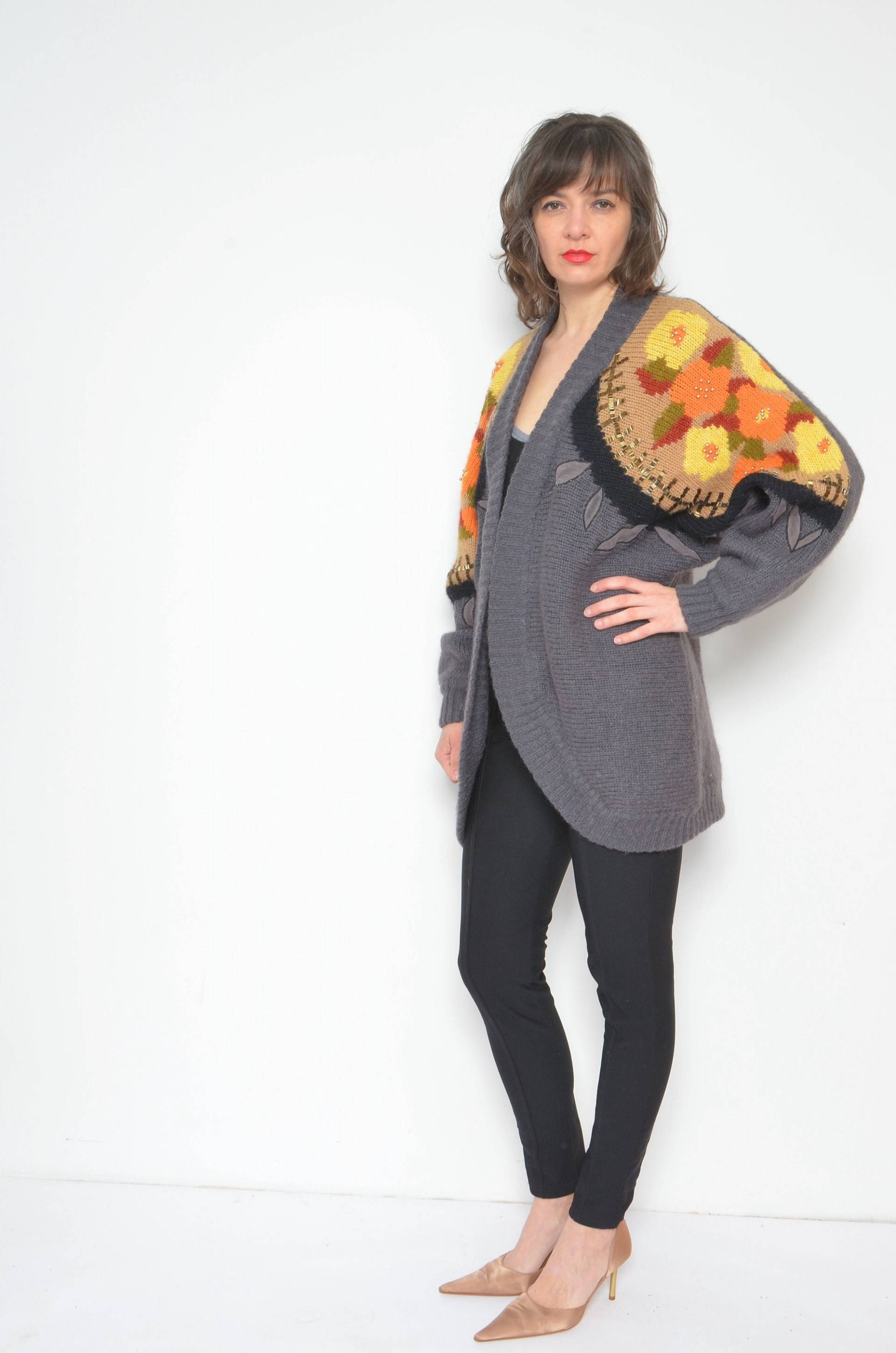 Bunte Wolle Strickjacke/Vintage 80Er Jahre Blumenmusterbead Grey Oversized Pullover - Größe M von MikseStudio