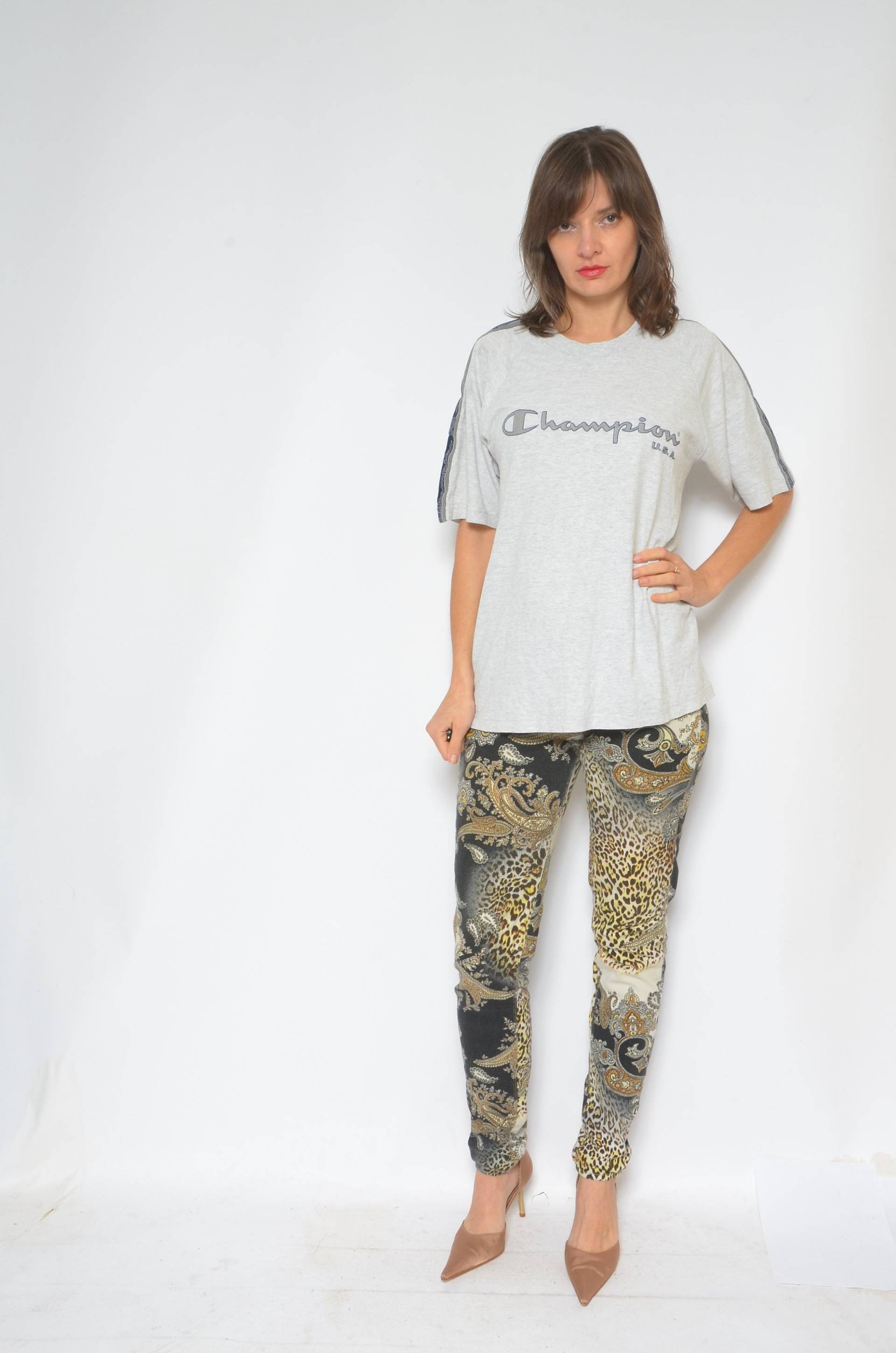 Champion T-Shirt/Vintage 90Er Kurzarm Sport Top in Hellgrau - Größe S 07 20 von MikseStudio