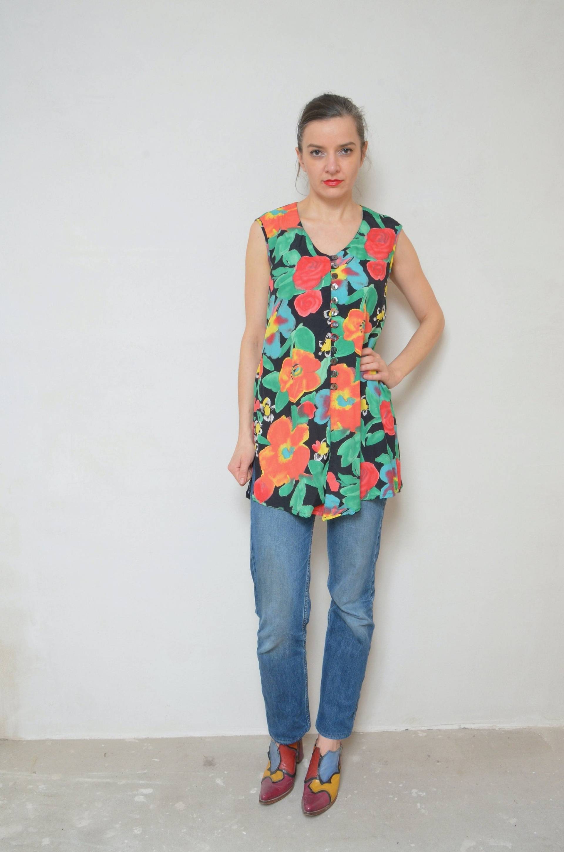 Floral Print Bluse/ Vintage 90Er Jahre Ärmellos Bunte Knöpfe Blumen Sommer Top - Size S von MikseStudio