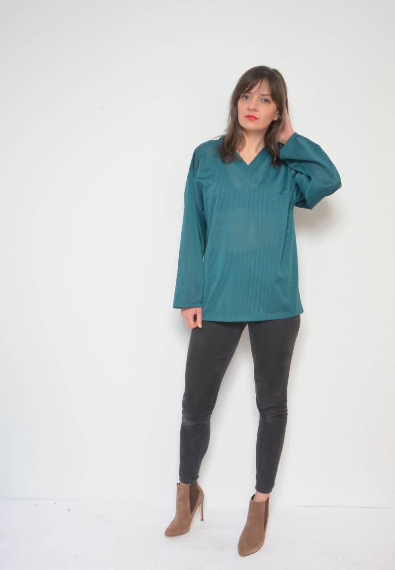 Mesh Sheer Sport Top/Vintage 90Er Jahre V-Ausschnitt American Football Style Durchsichtiges Langarmshirt - Größe Klein von MikseStudio