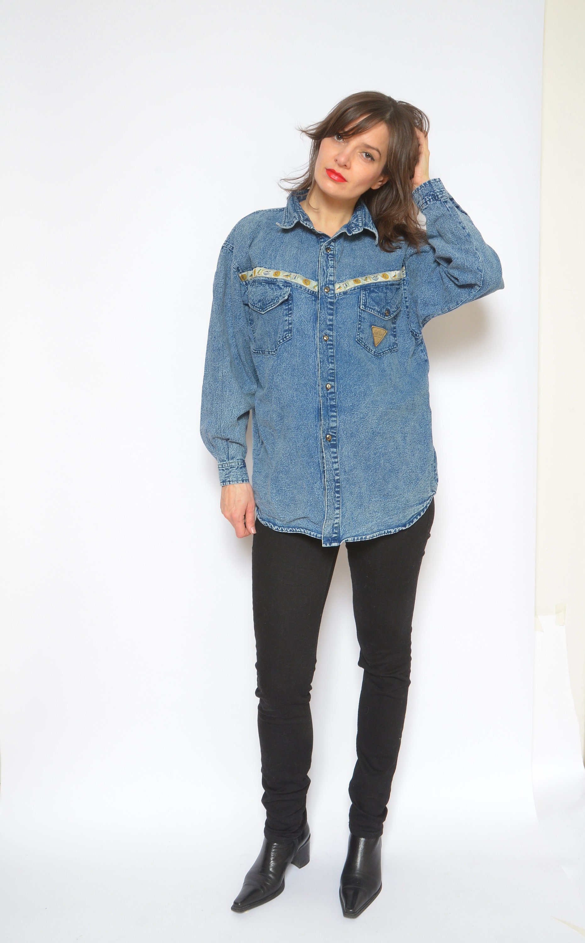 Säure Waschen Denim Shirt /Vintage 90Er Jahre Ägypten Muster Knopf Langarm Top - Größe Medium von MikseStudio