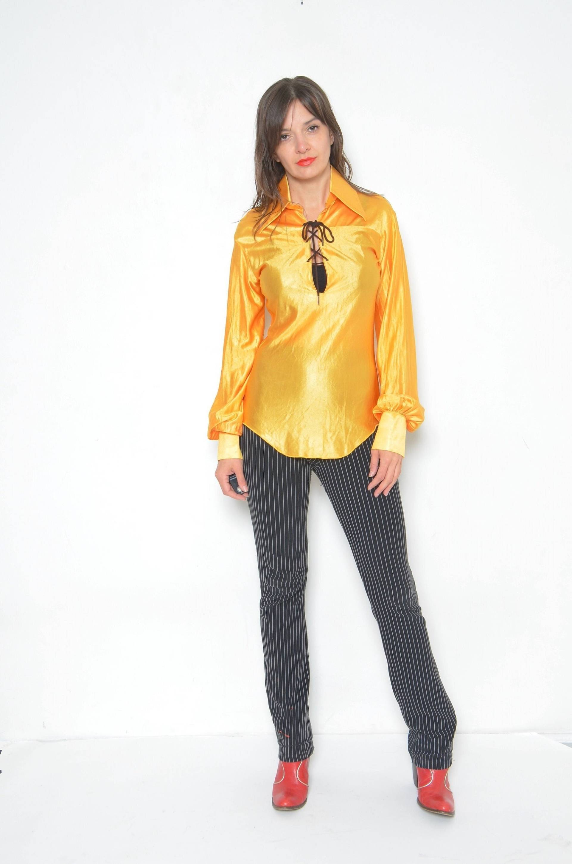 Vintage 70Er Jahre Goldene Schnürbluse - Hugo Mann Disco Top Small von MikseStudio