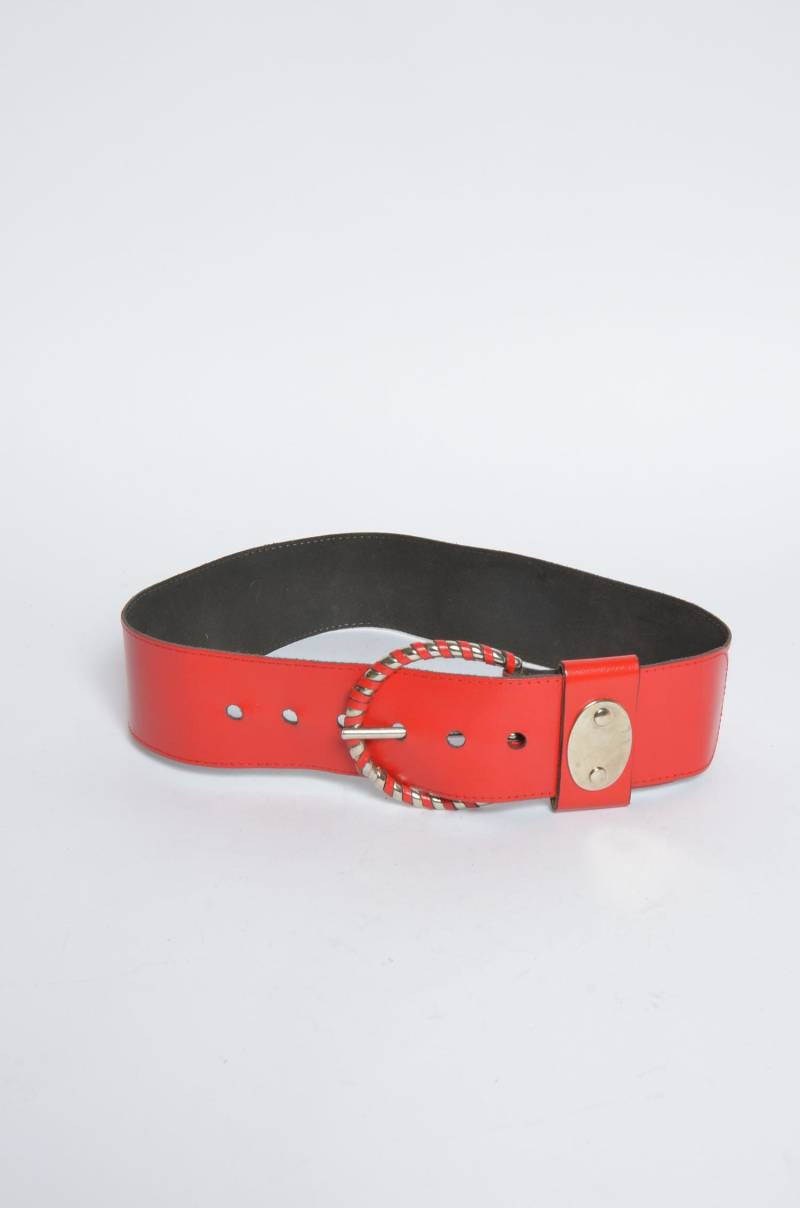Vintage 80Er Jahre Breiter Gürtel Aus Rotem Leder Mit Silberner Verzierung von MikseStudio