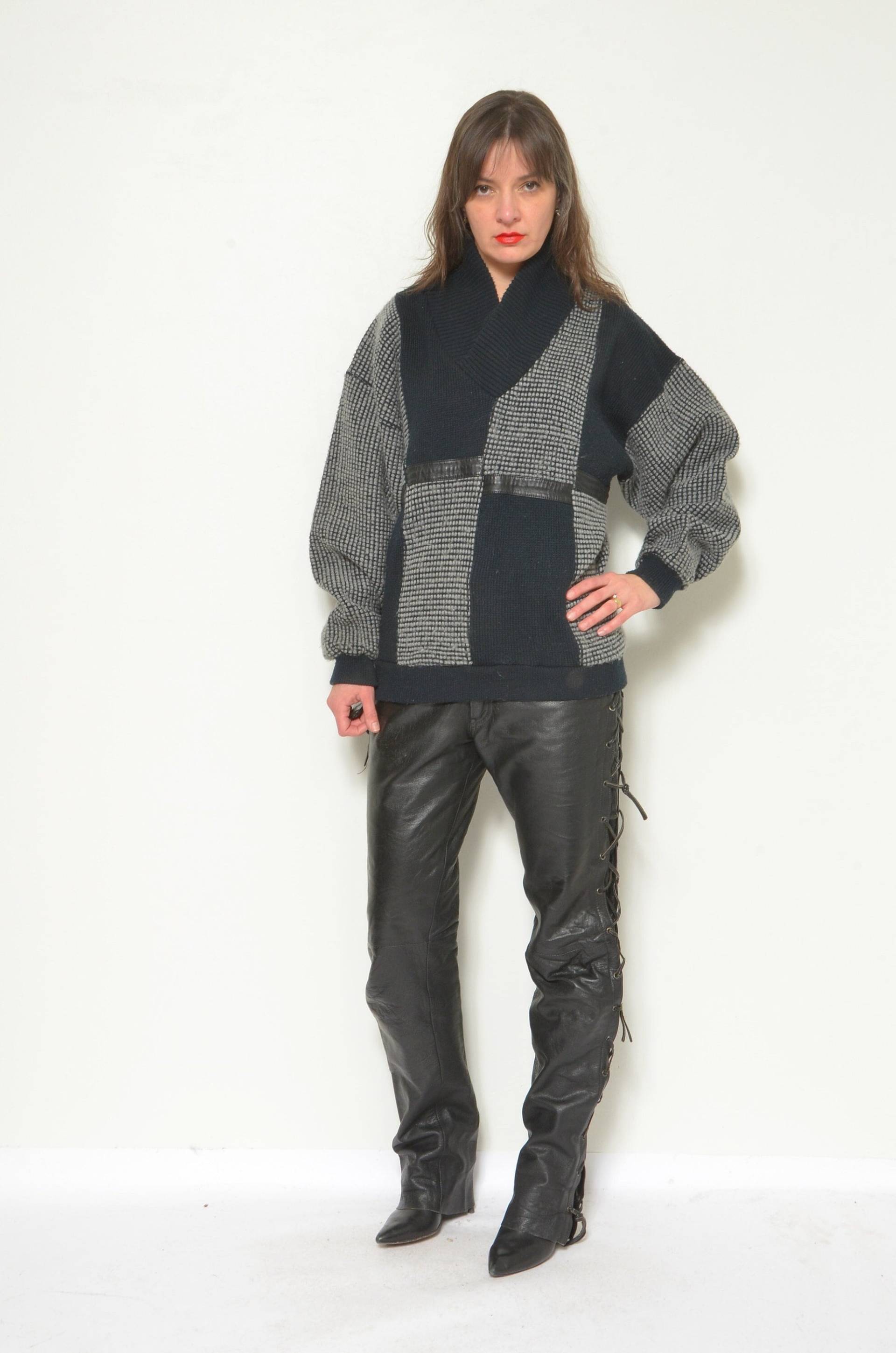 Vintage 80Er Jahre Color Blocking Pullover Mit V-Ausschnitt in Wolle Und Leder - Größe Medium von MikseStudio