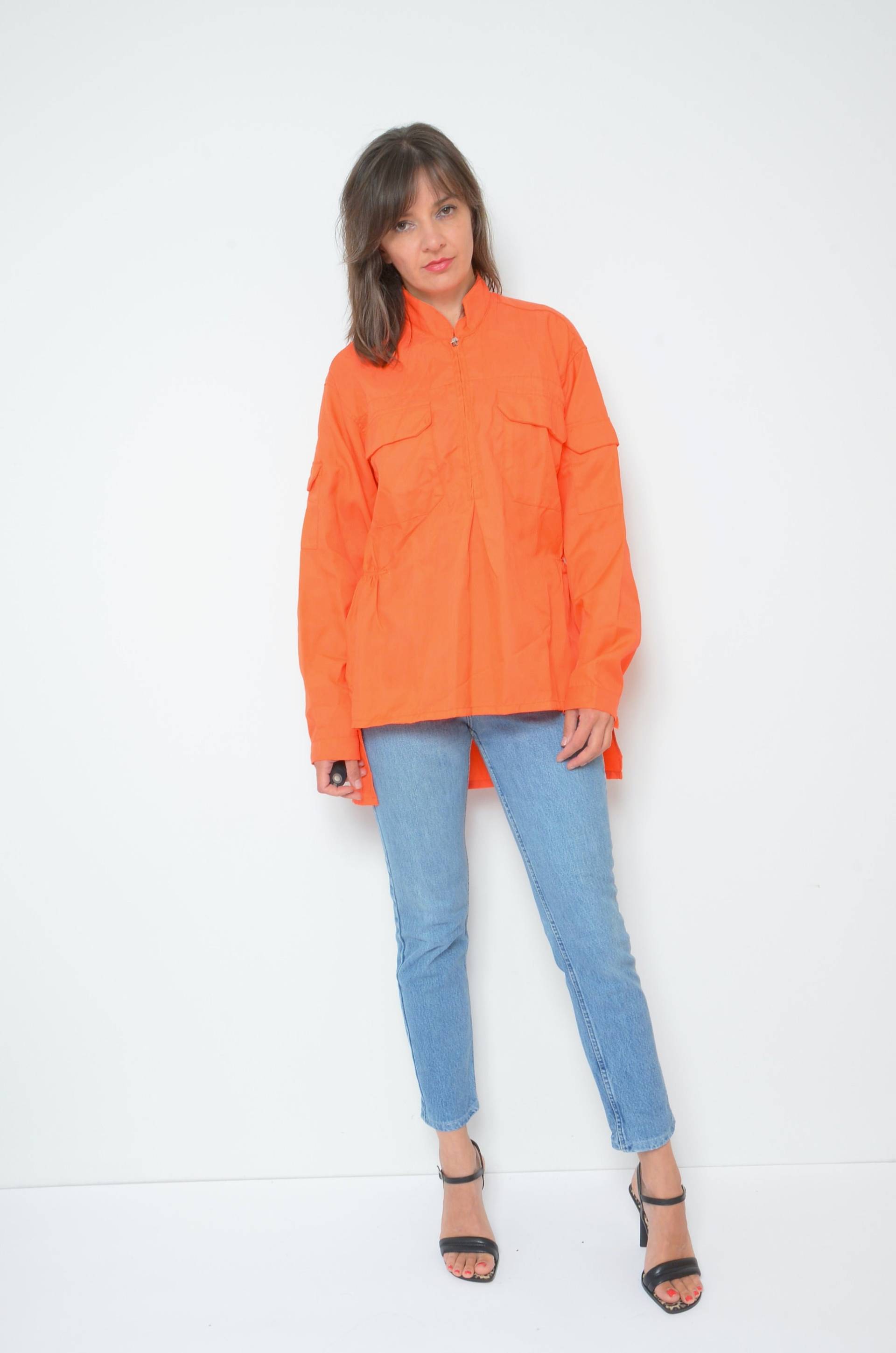 Vintage 80Er Jahre Regenjacke in Neon Orange Wasserdichte Windjacke, Größe Medium von MikseStudio