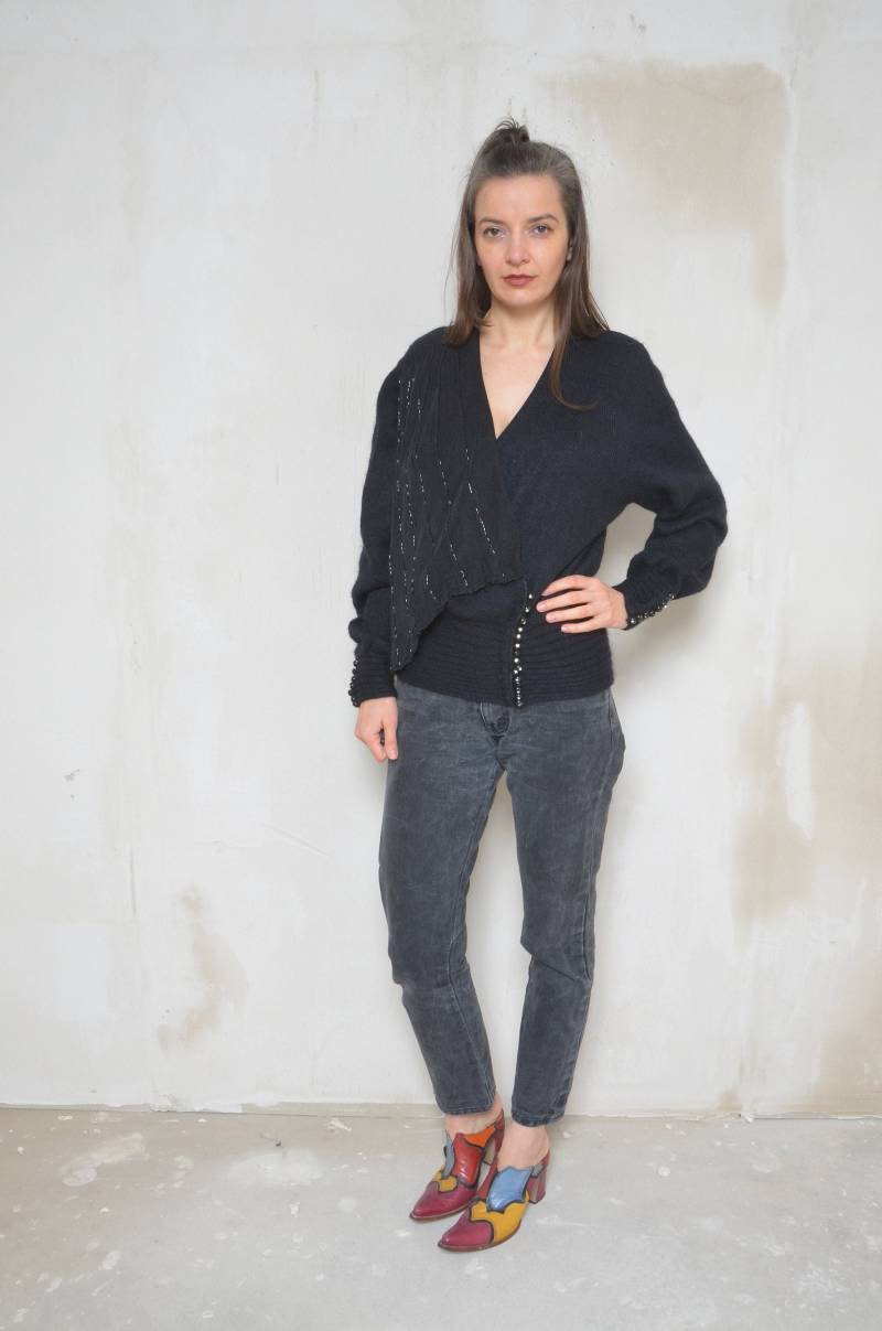 Vintage 80Er Jahre Verschönerter Wollpullover Gem-Knopf Ausgestatteter Taille, Größe S von MikseStudio