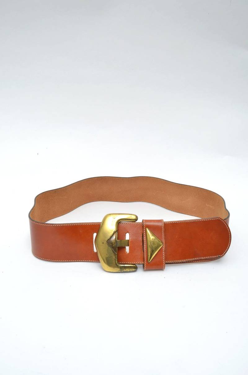 Vintage 90Er Breiter Brauner Leder Gürtel Mit Pfeil Design Goldener Metallschnalle von MikseStudio