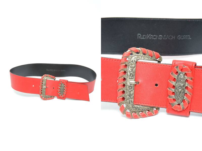 Vintage 90Er Jahre Breiter Roter Leder Gürtel Mit Silberfarbener Metallschnalle Und Blumen von MikseStudio