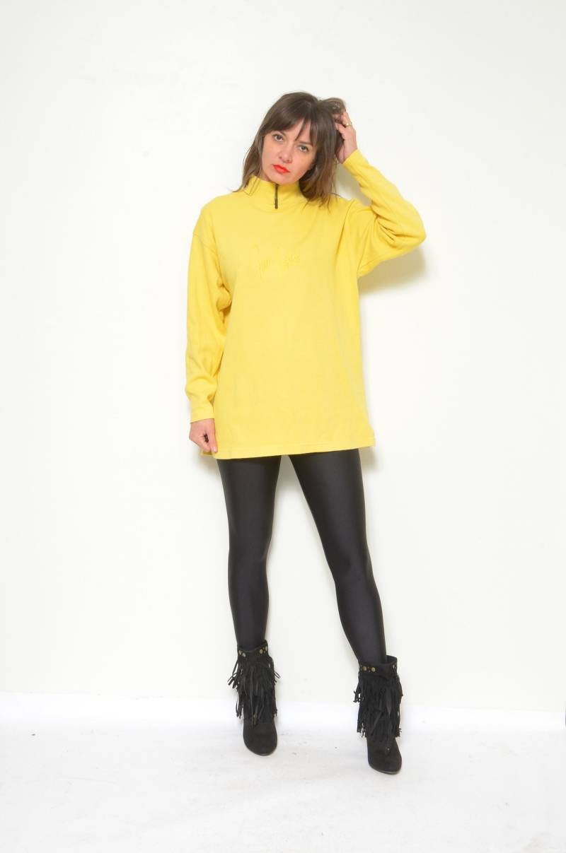 Vintage 90Er Jahre Gelbes Baumwoll-Sweatshirt Bestickter Stehkragen, Größe Medium von MikseStudio