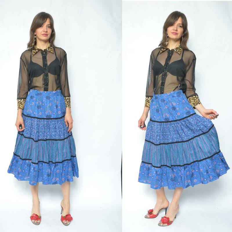 Vintage 90Er Jahre Rüschen Blumen Rock Blauer Baumwoll-Folk-stil, Medium von MikseStudio