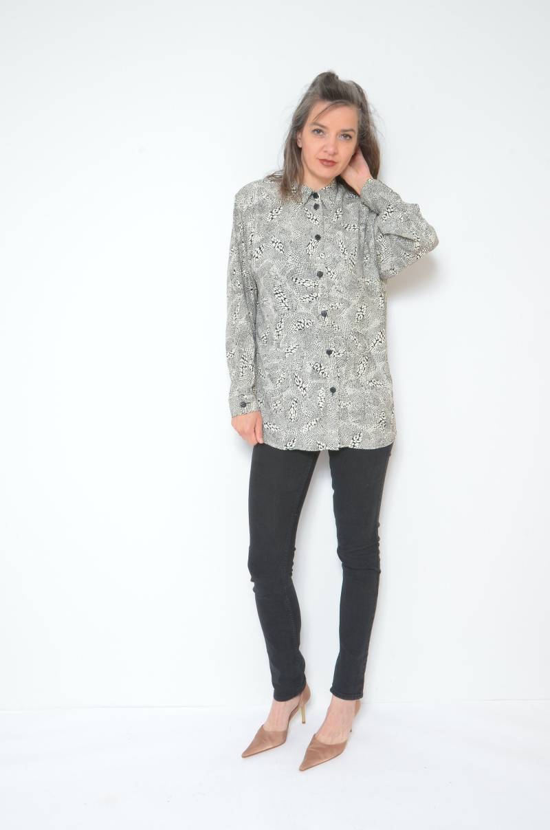 Vintage 90Er Jahre Schlangen Muster Bluse Oversized Langarm Shirt, Grösse Large von MikseStudio