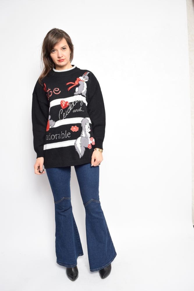 Vintage 90Er Jahre Süßer Verzierter Pullover/Schwarzer Animationspullover Bestickter von MikseStudio