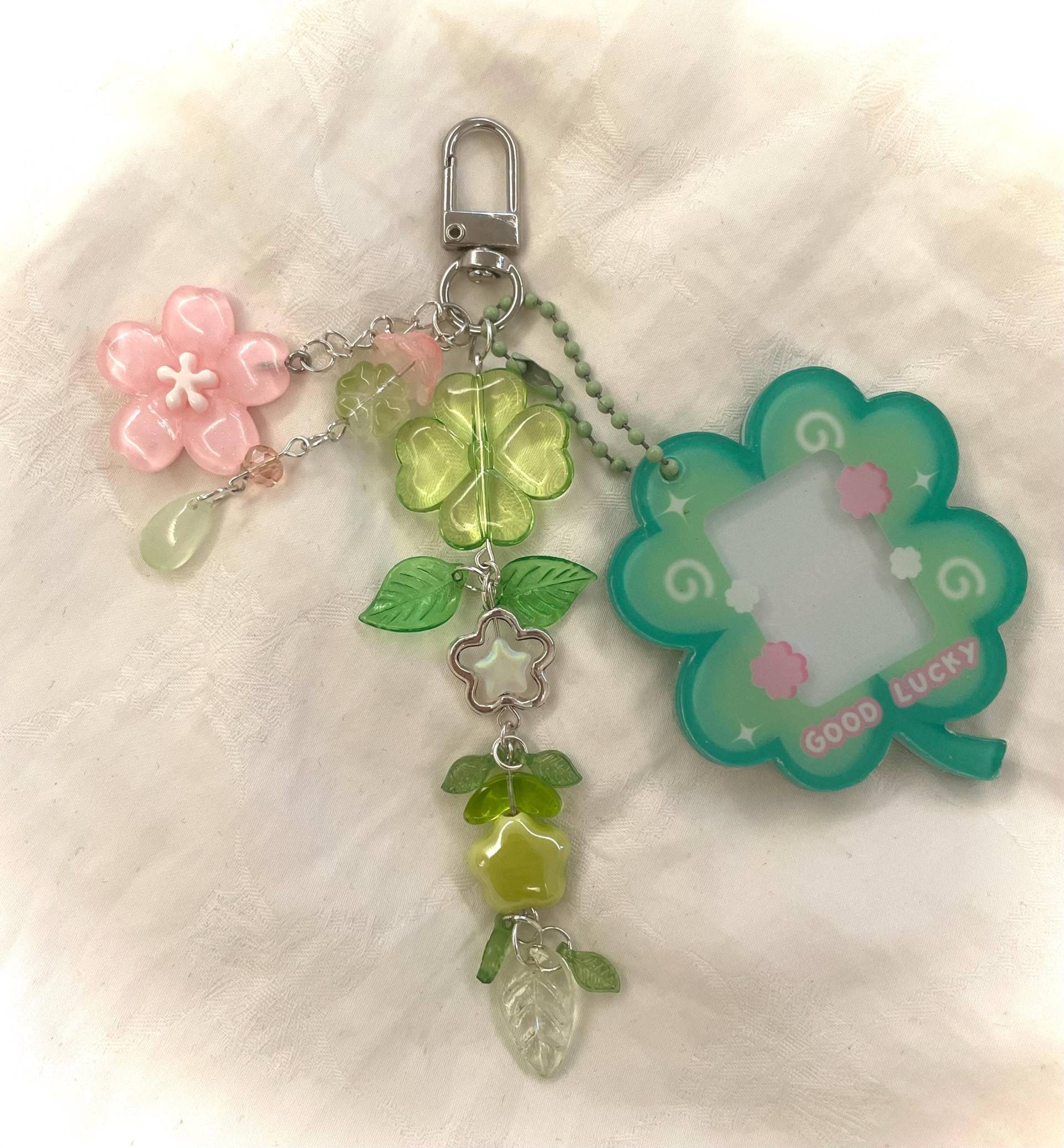 Süßer Kleeblatt Kirschblüten Schlüsselanhänger Süßer Kleeblatt Kirschblüten Schlüsselanhänger von Mikyou