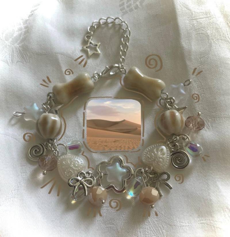 Süßes Cluster Armband Mit Wüstenmotiv Süßes Cluster Armband Mit Wüstenmotiv von Mikyou