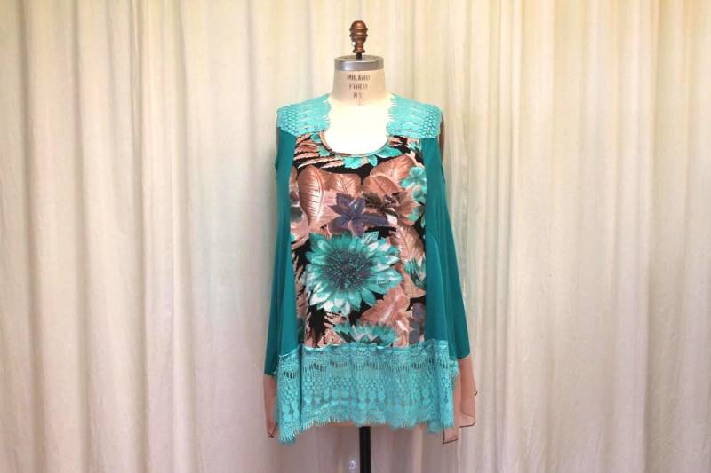 Plus Size Floral Tunika Kleid Upcycled Boho Spitzenbesatz, 1x-2x Plus Size Floral Tunika Kleid Upcycled Boho Spitzenbesatz, 1x-2x von MilaLem