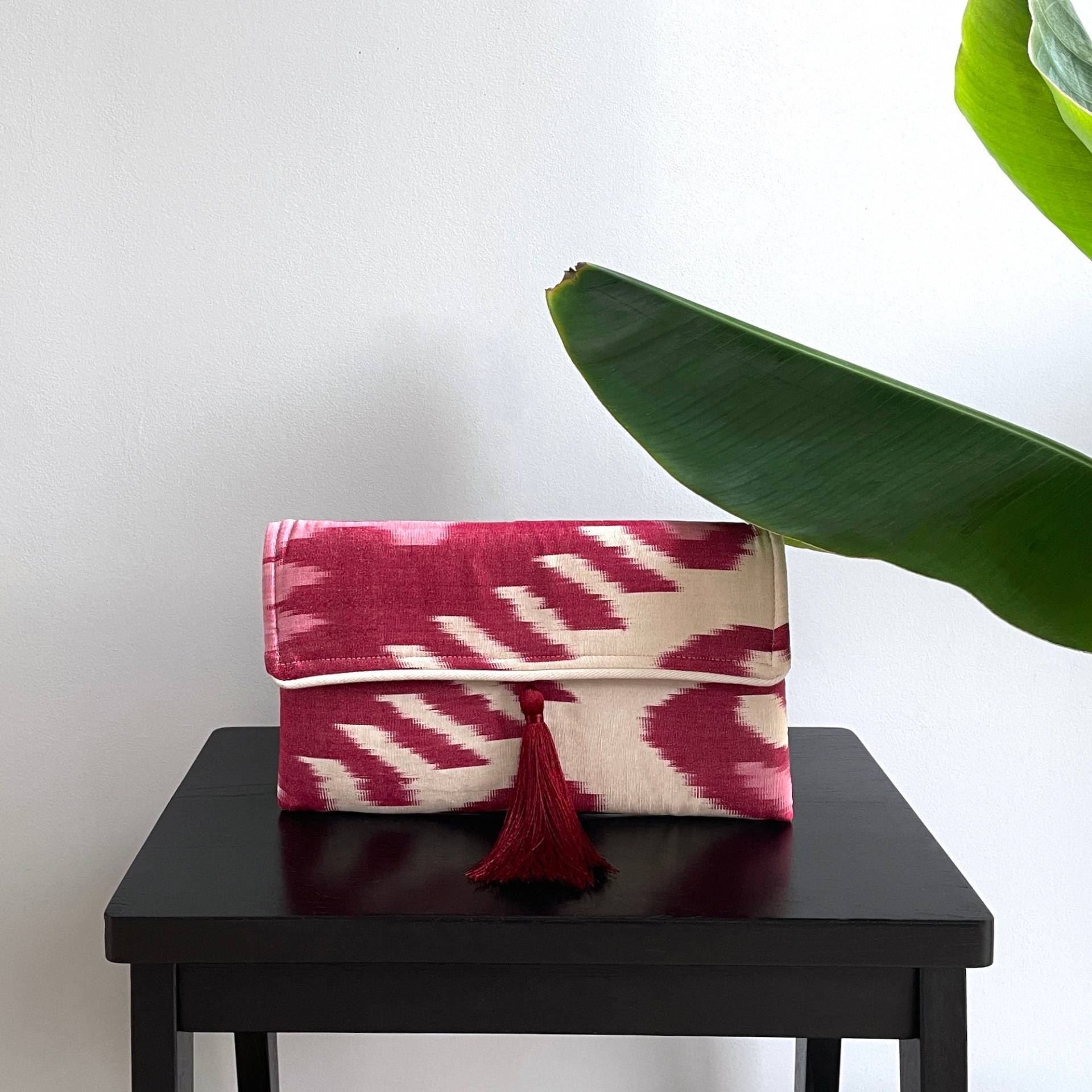 Ikat Clutch Bag Palmarola von MilaMiroStudio