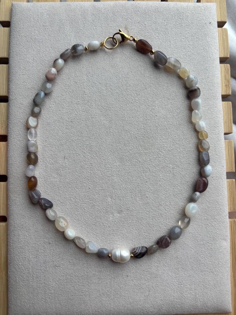 Achat Edelstein Kette 45 cm Mit Süßwasserperle - Heilstein Halskette, Geschenk Für Frauen, Boho Schmuck, Handgemacht, Naturstein von Milamoonshop