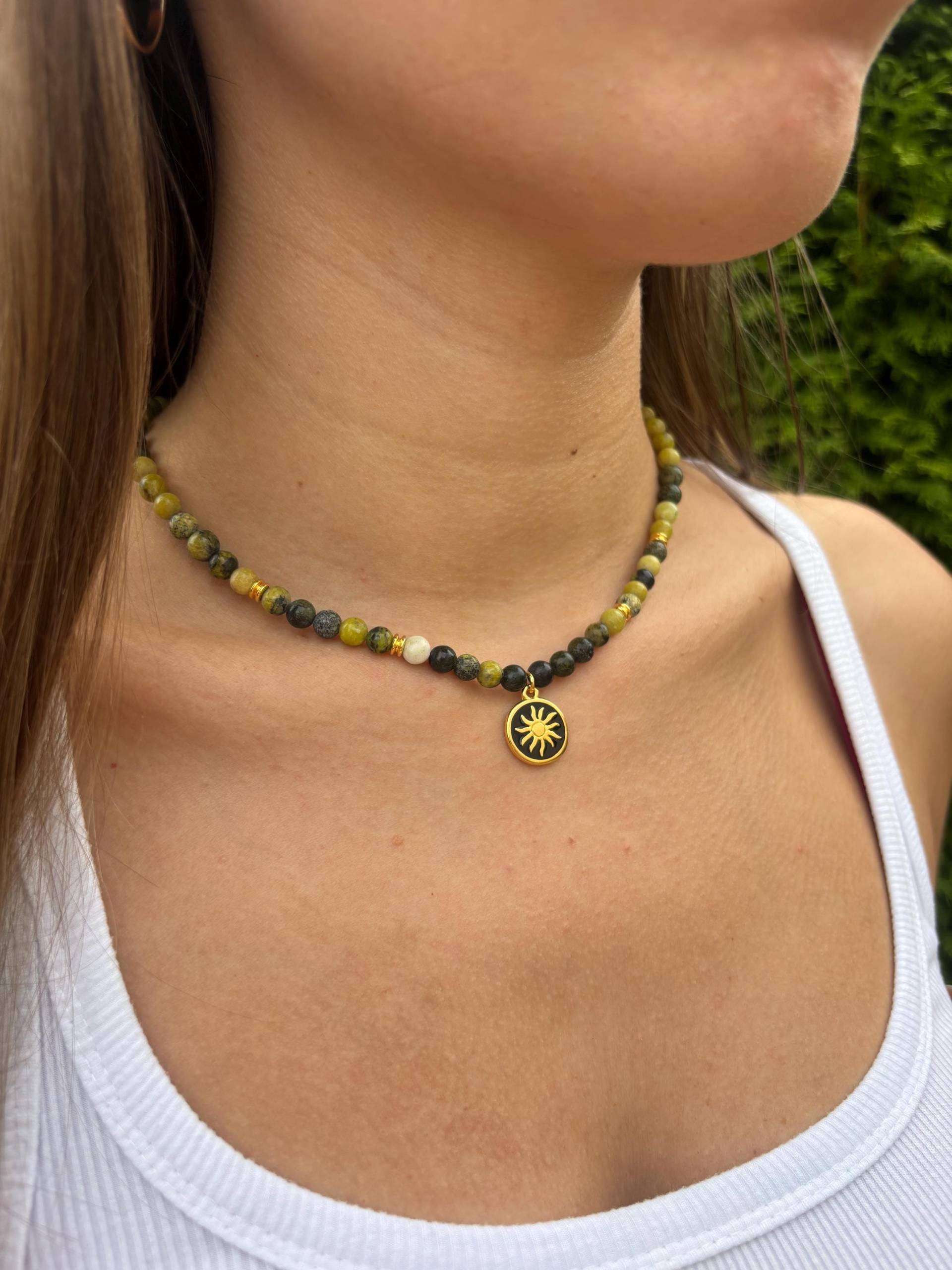 Seraphinit Kette Mit Sonnenanhänger - Handgefertigte Edelsteinkette Spiritueller Schmuck Heilstein Geschenk Für Sie Seraphinit Kette Mit Sonnenanhänger - Handgefertigte Edelsteinkette Spiritueller Schmuck Heilstein Geschenk Für Sie von Milamoonshop