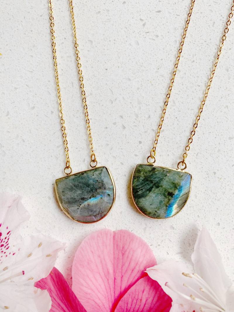 Labradorit Halbmond Halskette, 14K Gold Filled Kette, Boho Layering Natürlicher Edelstein Minimalist Schmuck, Geschenke Für Sie von MilayaDesigns