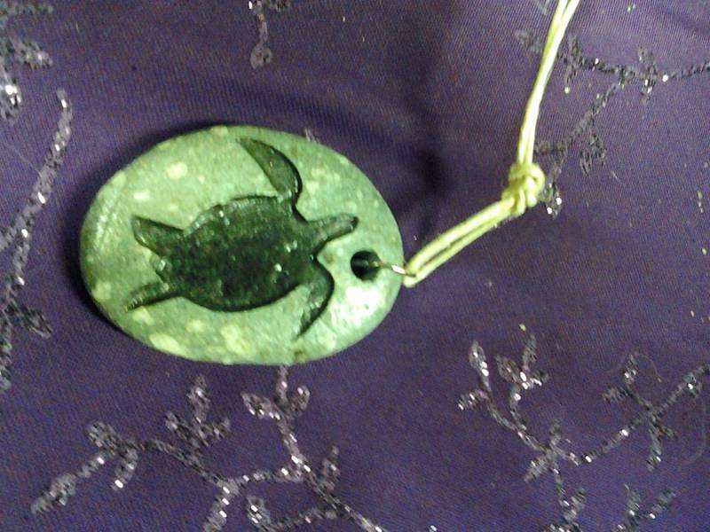 Individuell Gravierte Stein Schildkröte Halskette, Geschenke, Einstellbare Gewachste Hanfseil Kleine Steine, Fluss Rock Individuell Gravierte Stein Schildkröte Halskette, Geschenke, Einstellbare Gewachste Hanfseil Kleine Steine, Fluss Rock von MileStoneArtworks