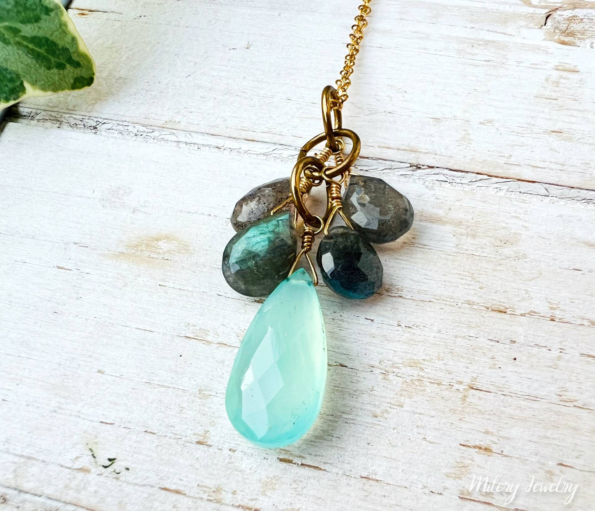 Aqua Chalcedon, Labradorit, Cluster-Charm-Anhänger-Halskette, 14 Karat Gold Gefüllt, Cluster-Halskette, Oktober-Geburtsstein, Layering, Zart von Milery