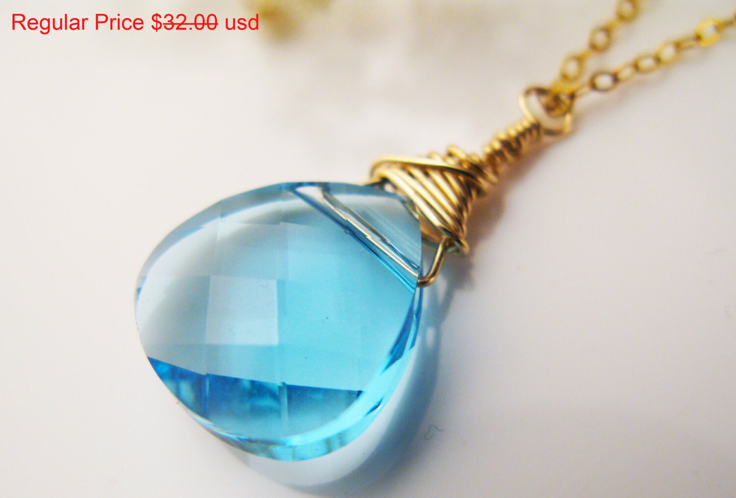 Aquamarin Swarovski Kristall Anhänger Halskette, 14K Gold Filled, März Geburtsstein, Layering Schmuck, Hochzeitsschmuck von Milery