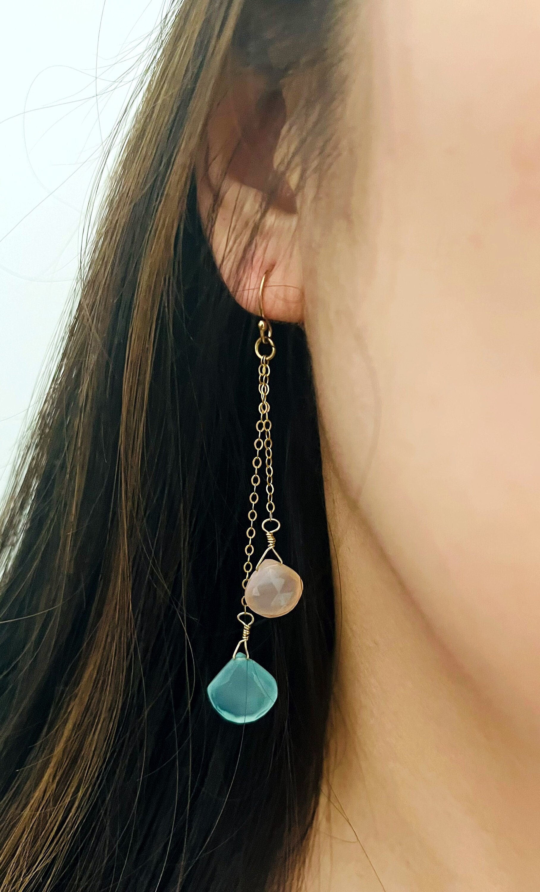 Chalcedon Ohrringe, 14K Gold Filled, Oktober Geburtsstein, Tropfen Alltagsschmuck von Milery