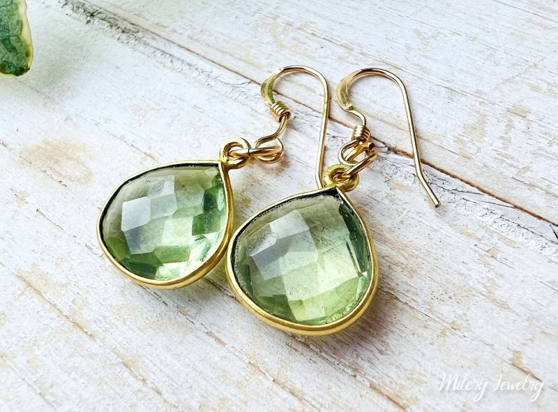 Grüner Amethyst Gold Ohrringe, 14K Filled, Vermeil, Zarte Amethyst, Geschenk Für Sie von Milery