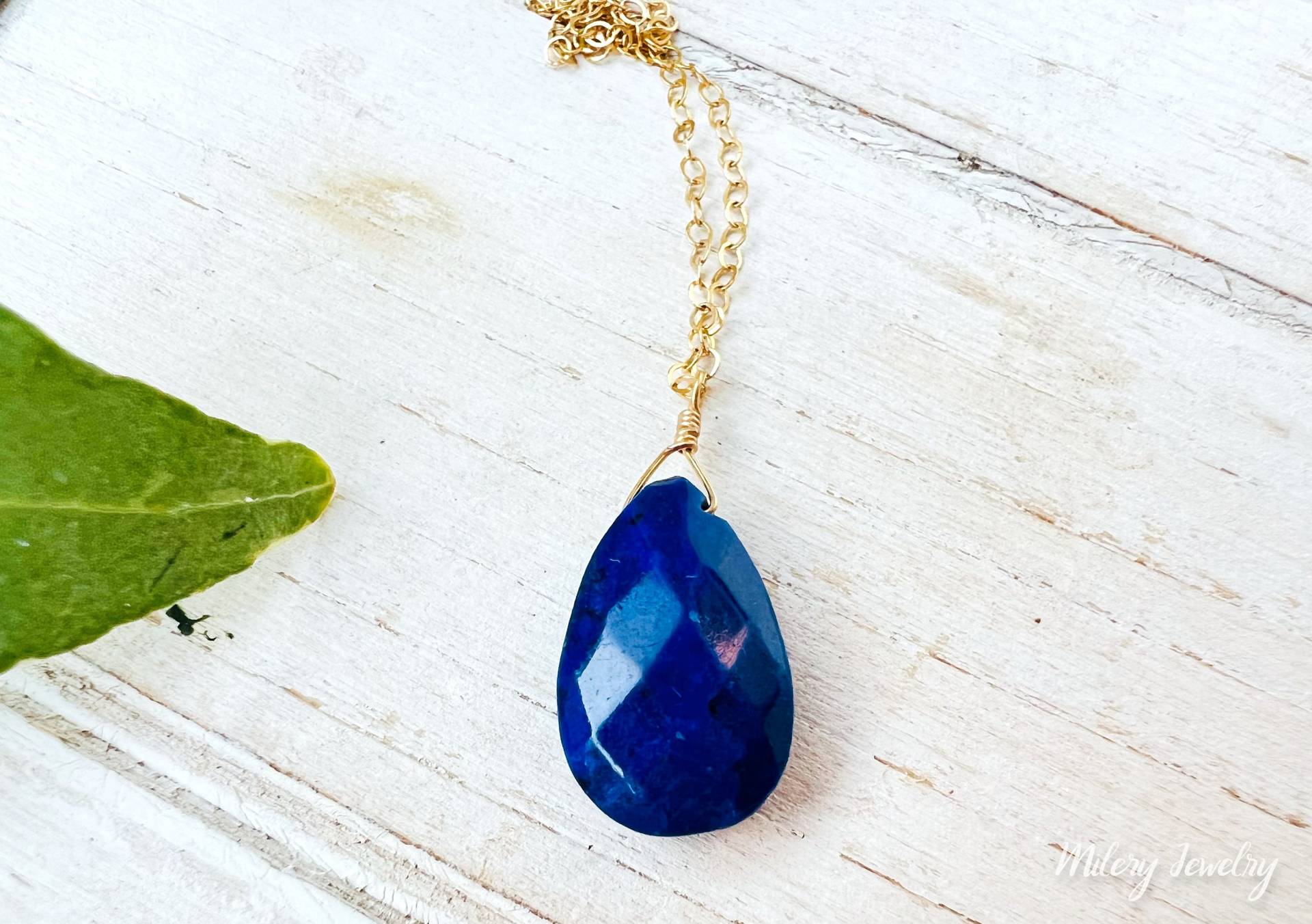 Lapislazuli Tropfen-Edelstein-Anhänger-Halskette, 14K Gold Gefüllt, September-Geburtsstein, Zarter, Zierlicher Schmuck, Layering, Saphir-Schmuck von Milery