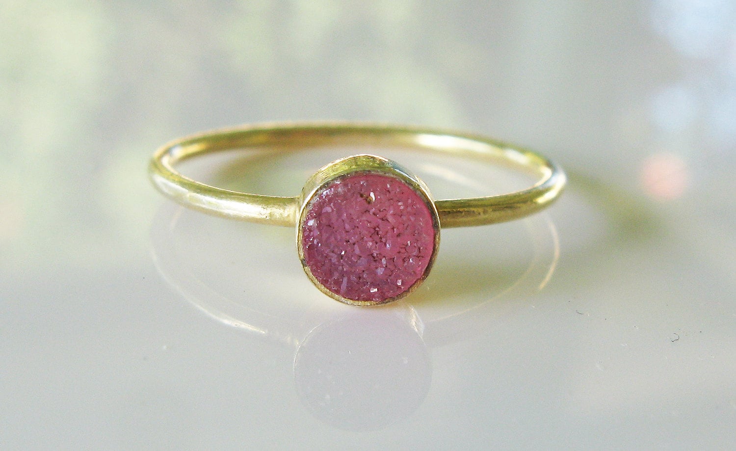 Rosa Achat Druzy Lünette Gold Filled Ring, Perfekt Zum Stapeln, Vermeil, Layering Schmuck, Zierlicher Zierlich, Zart von Milery