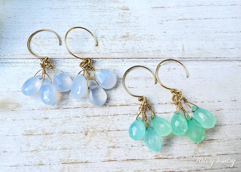 Zierliche Chalcedon Ohrringe, 14K Gold Gefüllt, Geburtsstein, Ooak Schmuck, Zarte Geschenk Für Sie von Milery