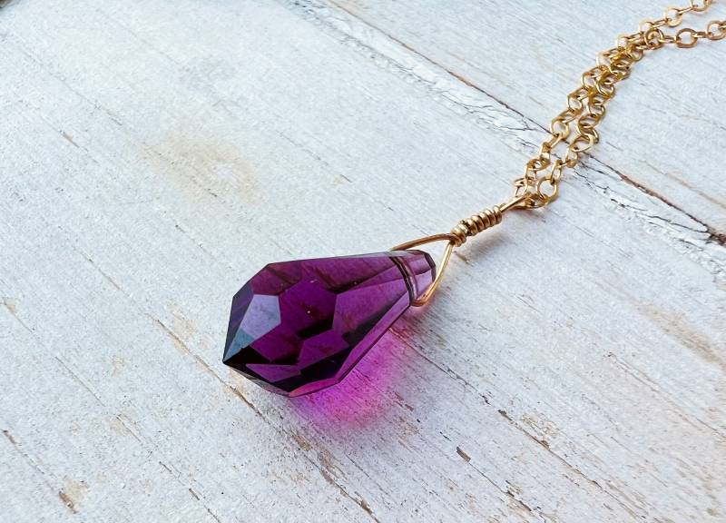 Zierliche Swarovski Amethyst Kristall Anhänger Halskette, 14K Gold Filled, März Geburtsstein, Kristall, Zierlich, Zart, Layering von Milery