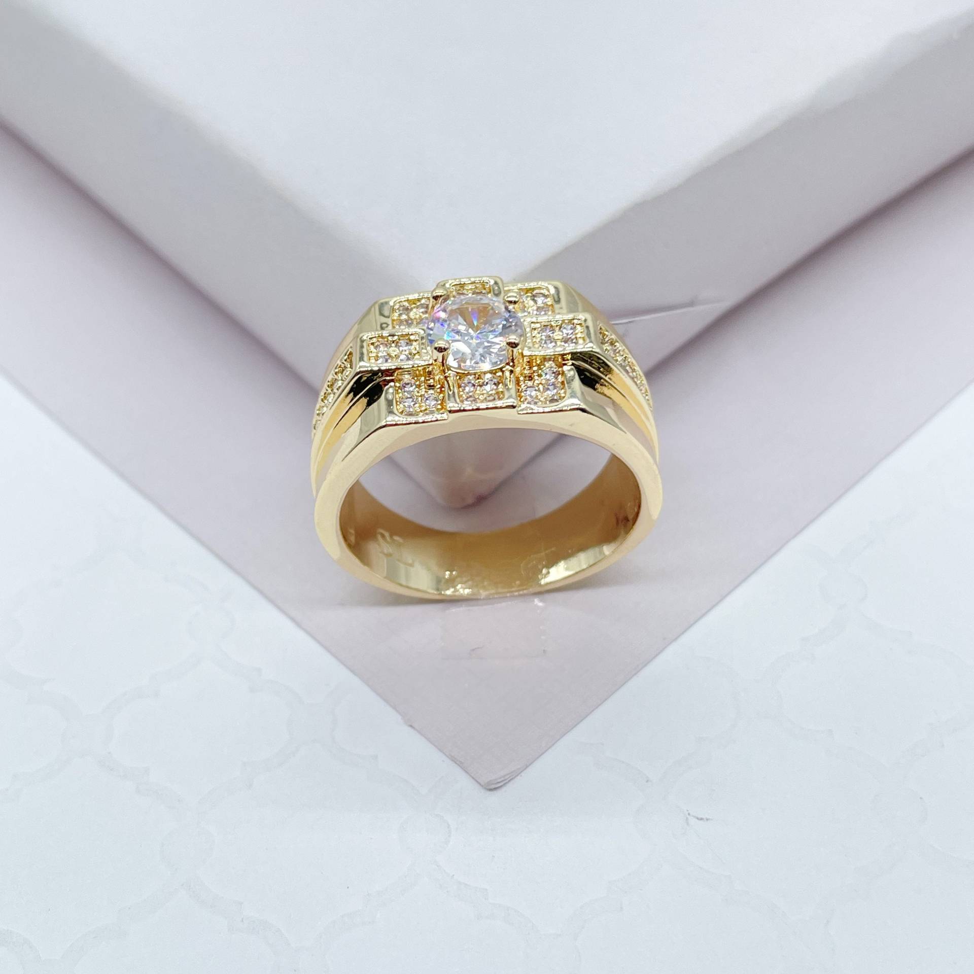 18K Gold Gefüllte Kubisch Gemusterte Herrenring Mit Diamantschliff Zirkon Stein 18K Gold Gefüllte Kubisch Gemusterte Herrenring Mit Diamantschliff Zirkon Stein von MilieJewels