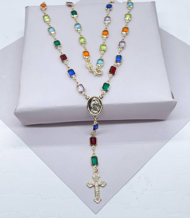 Trendiger 18K Gold Gefüllter Rosenkranz Mit Mehrfarbigem Acryl Und Goldkruzifixkreuz von MilieJewels