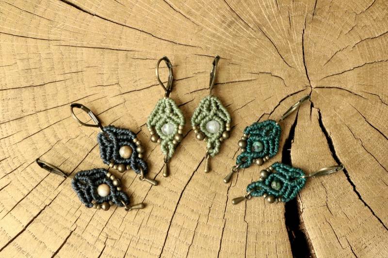 Hathor | Makramee Ohrringe Kleine Orientalisch Natursteinperlen Boho Hippie Weihnachtsgeschenk Geschenkidee Muttertag Geburtstag Hochzeit von Milkramee