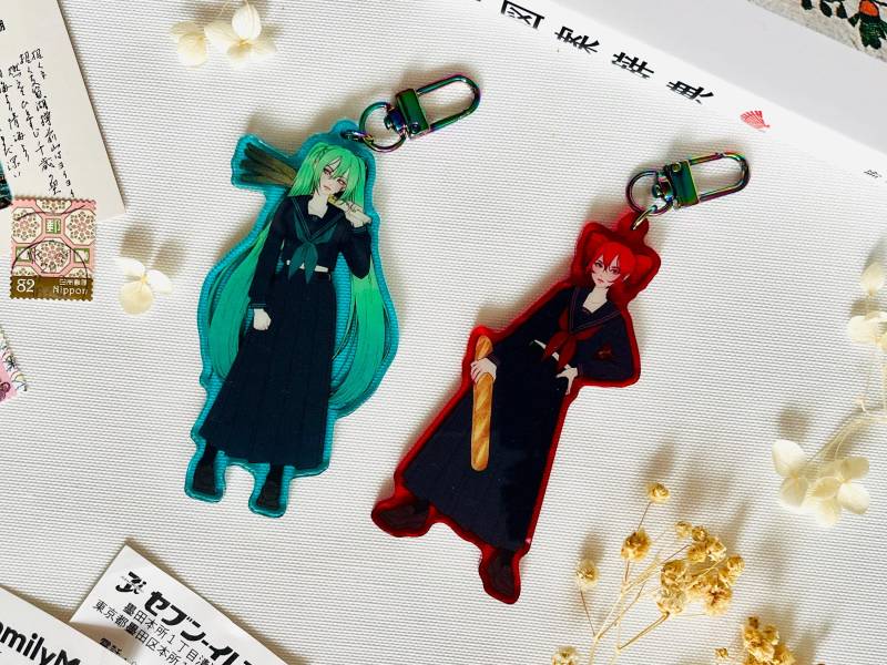 Vocaloid Sukeban Hatsune Miku & Kasane Teto Anime Style Keychains von MilkyHeaven