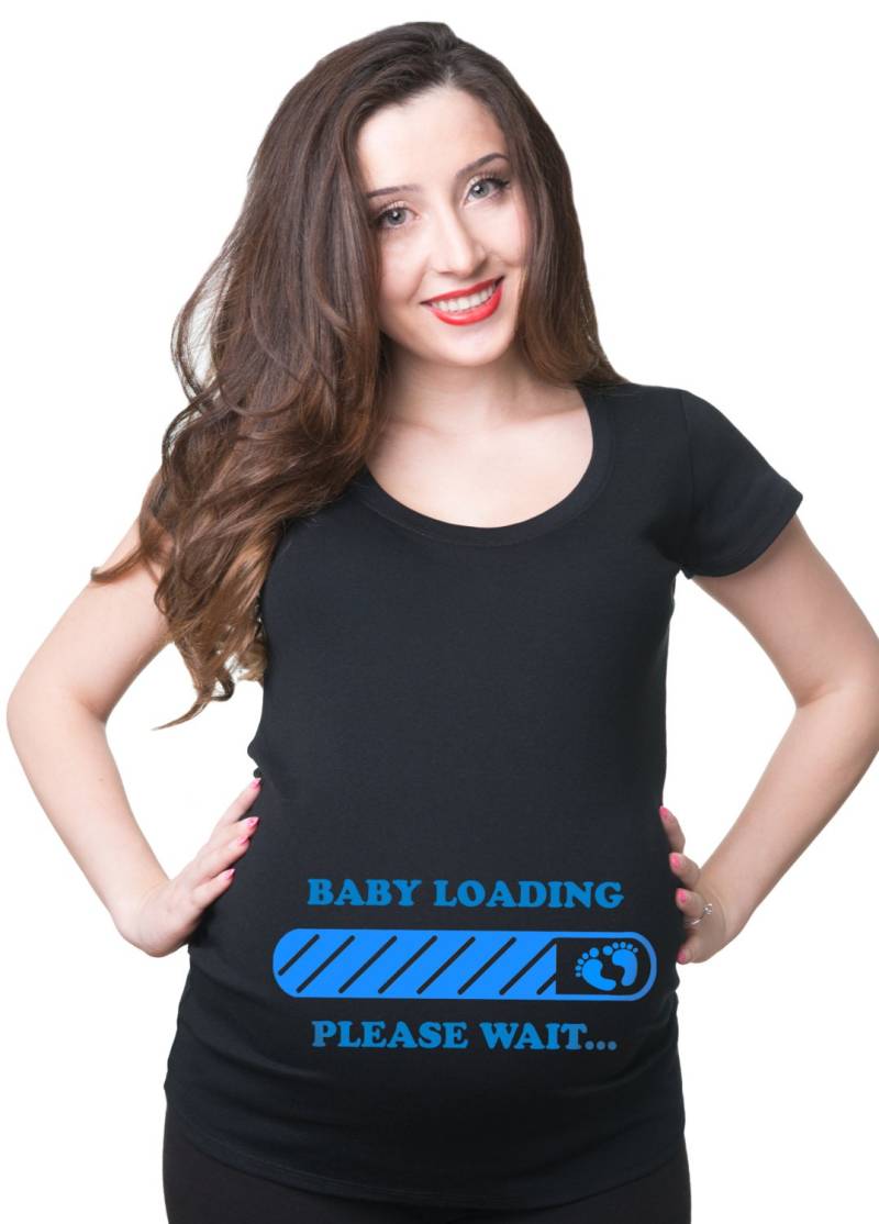 Baby Wird Geladen Bitte Warten Süßes Mutterschafts Ankündigung T Shirt von MilkyWayTshirts