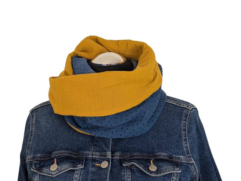 Musselinloop Loopschal Loop Senfgelb Jeansblau Mit Schwarzen Strichpunkten von MillasNaehzauberei