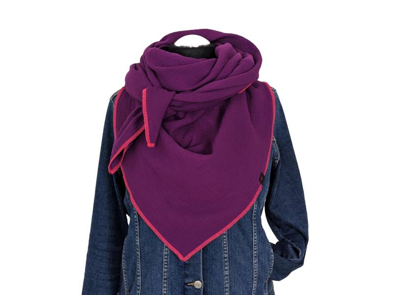 Musselintuch Cyclaam Dunkelfuchsia Kuscheltuch Geschenkidee Dreieckstuch Musselin Schal Damen Baumwolltuch Geschenk Musselinschal von MillasNaehzauberei
