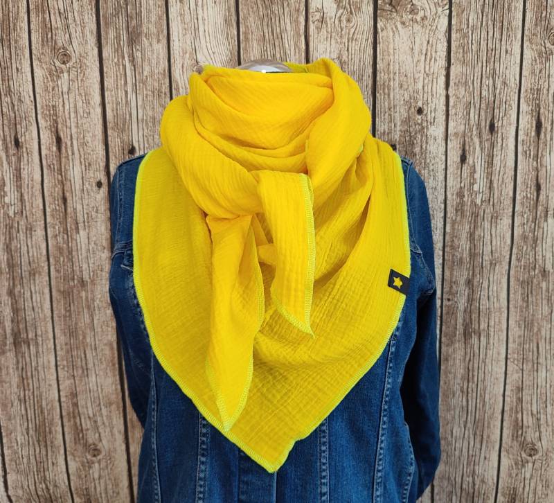 Musselintuch Gelb Mit Saum in Neongrün von MillasNaehzauberei