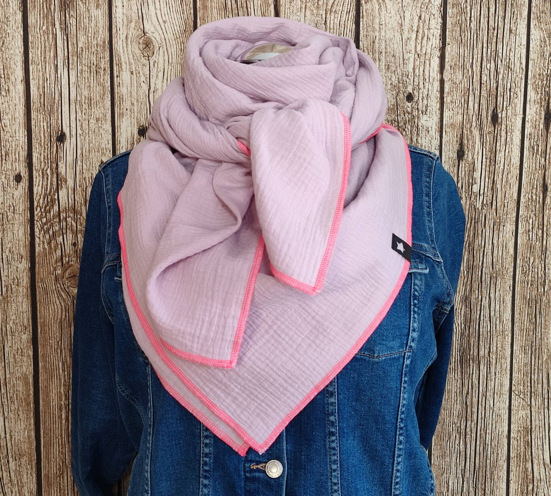 Musselintuch Helles Altrosa Mit Neonpink Kuscheltuch Geschenkidee Dreieckstuch Schal Damen Baumwolltuch Musselinschal von MillasNaehzauberei